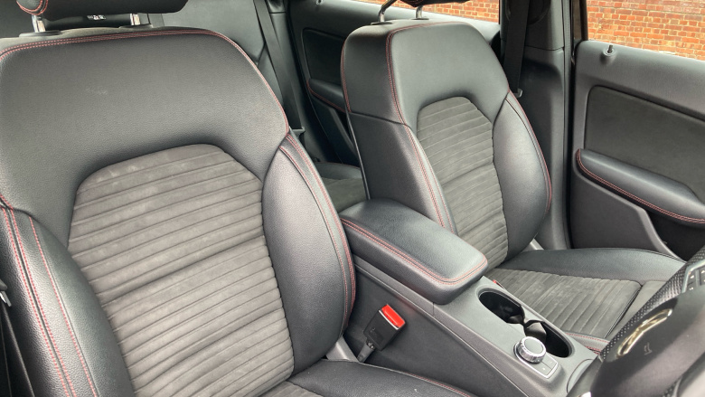 Mercedes-Benz B-Class B180d AMG Line Premium 5dr Auto Diesel Hatchback